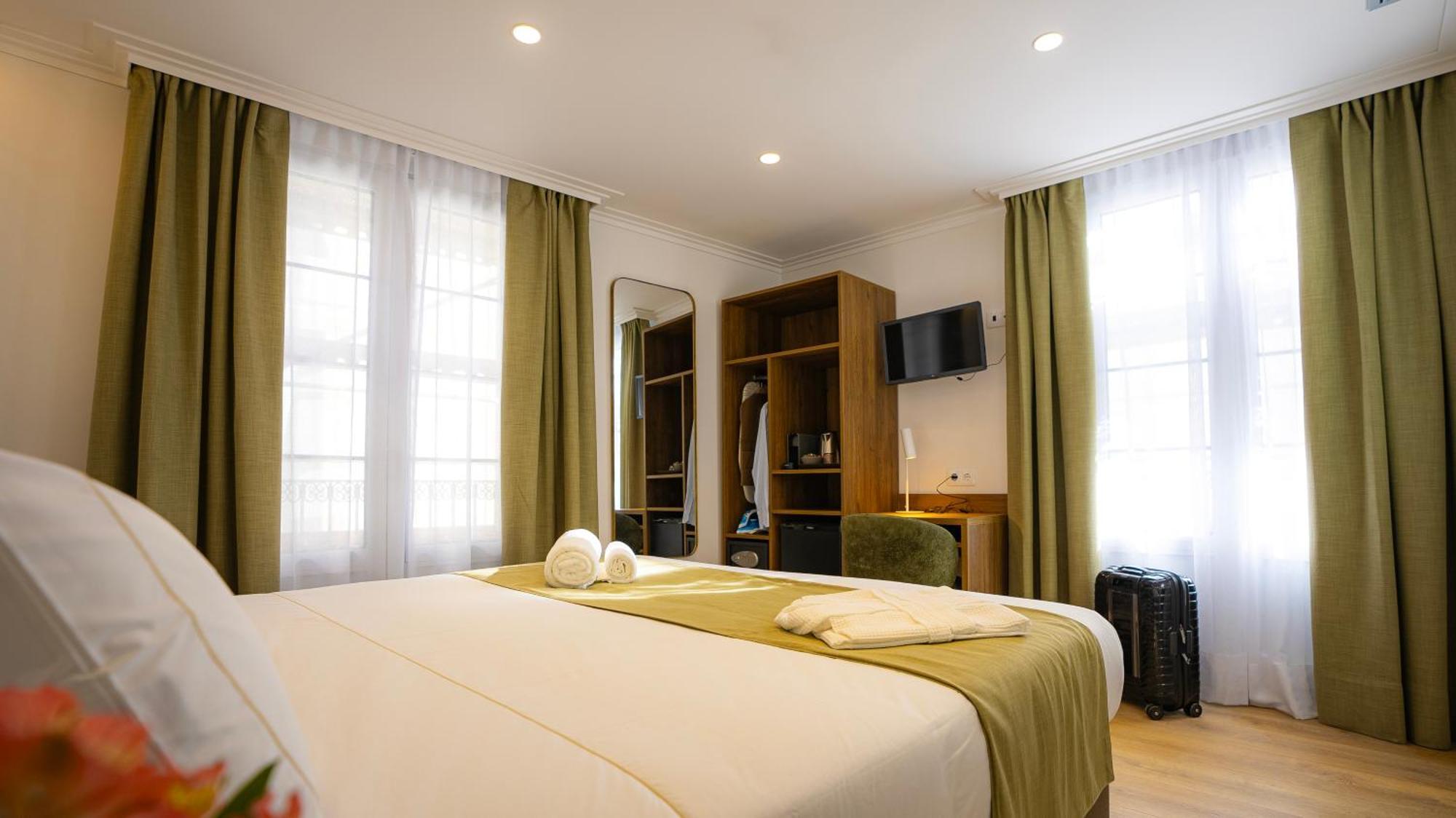 Hotel Casa Pince Barcellona Esterno foto