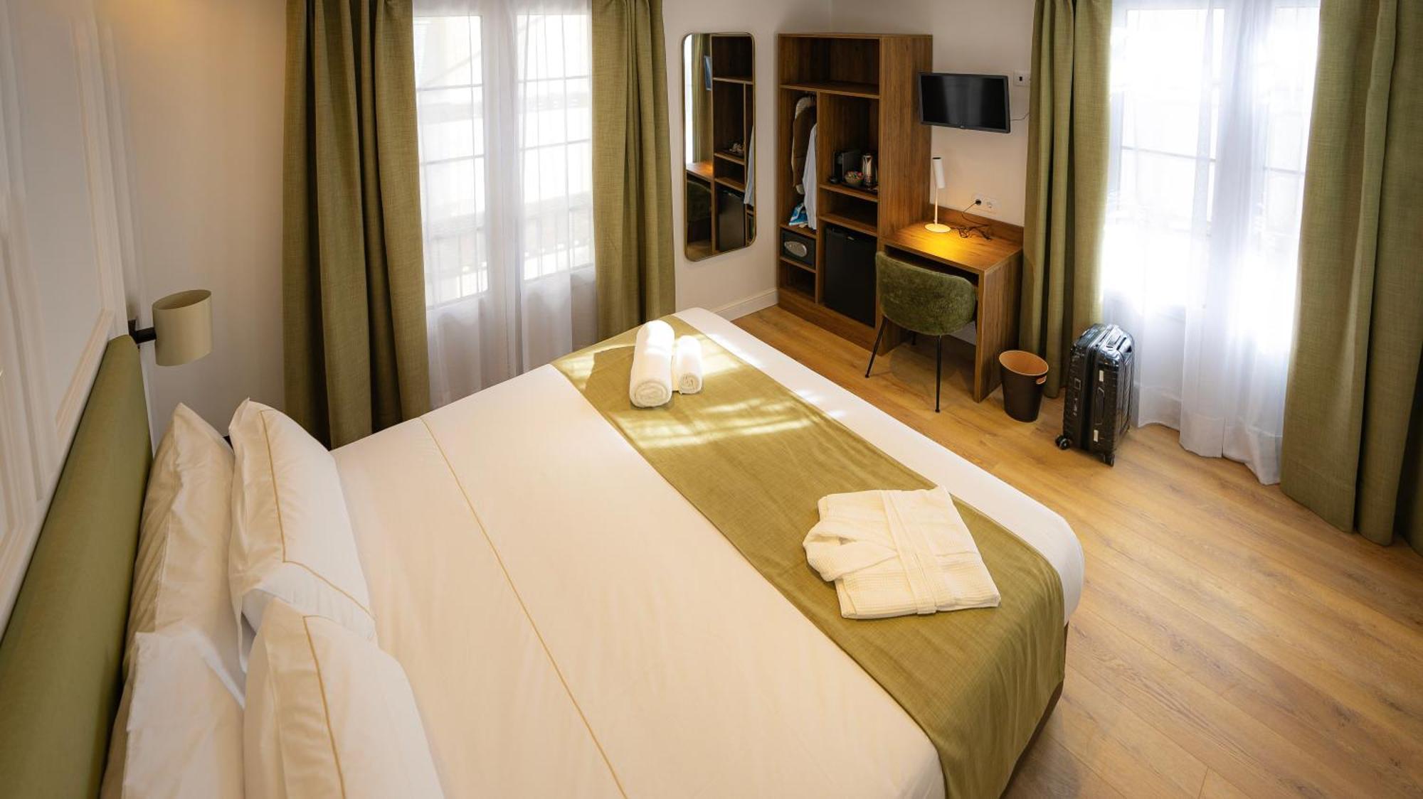 Hotel Casa Pince Barcellona Esterno foto